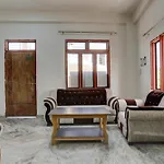 Goroomgo Hotel M J Agra Near Taj Mahal 950M