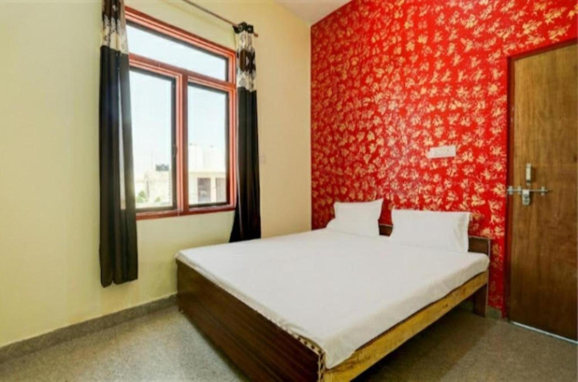 Hotel Goroomgo M J Agra Near Taj Mahal 950m Agra (Uttar Pradesh)