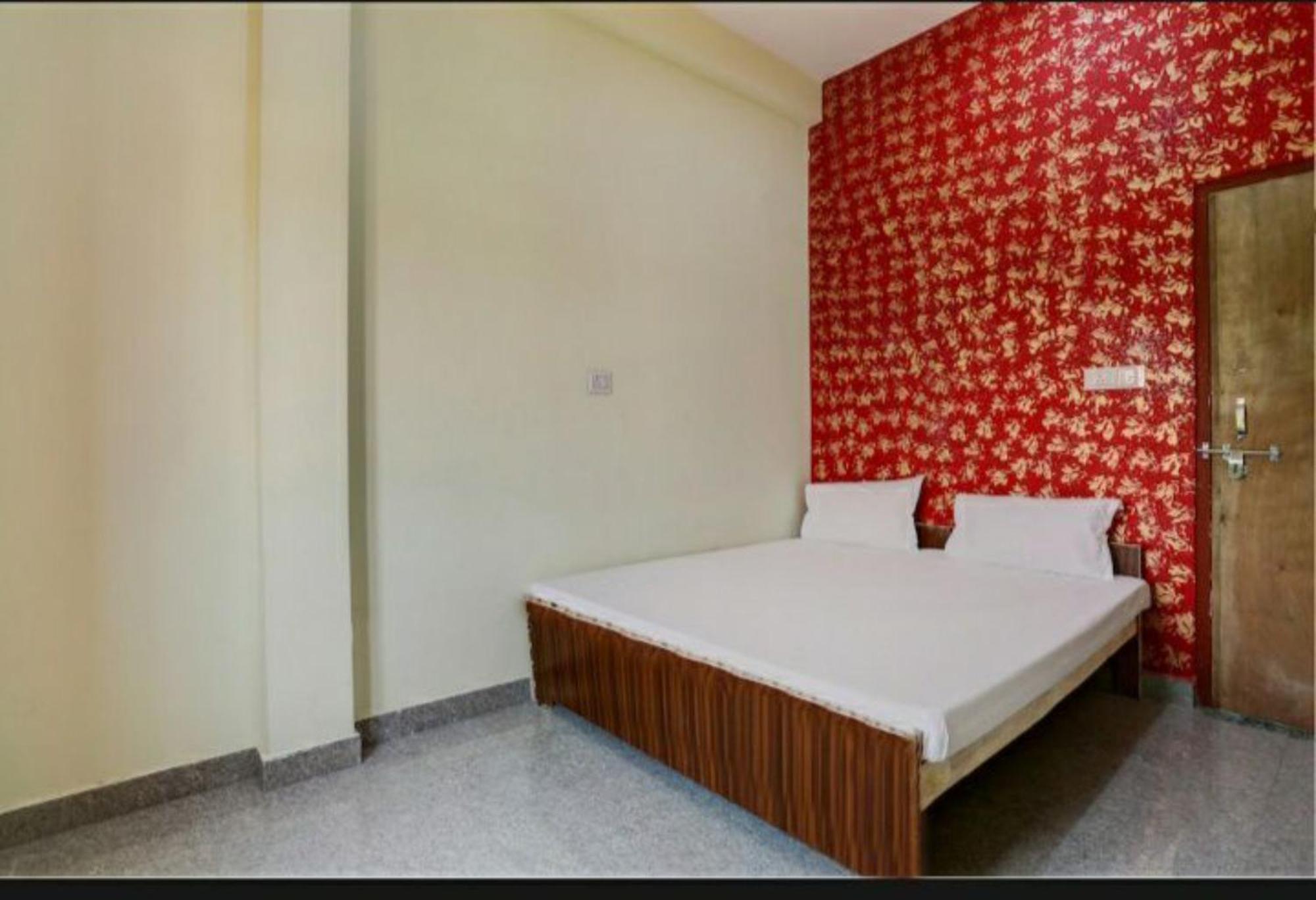 Hotel Goroomgo M J Agra Near Taj Mahal 950m Agra (Uttar Pradesh)