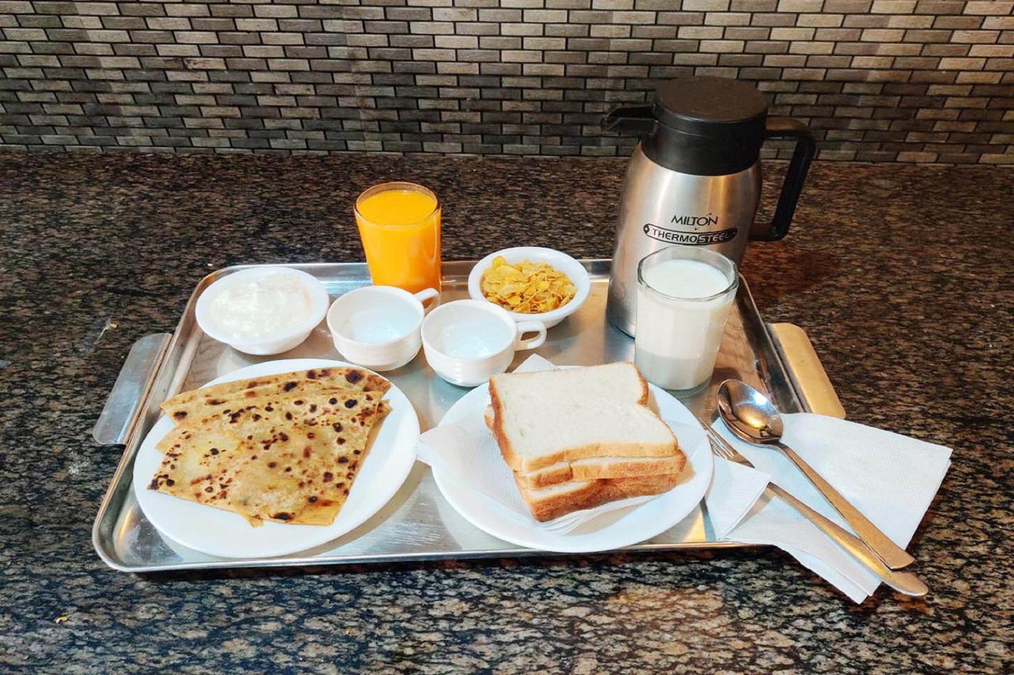 Goroomgo M J Agra Near Taj Mahal 950m Agra (Uttar Pradesh)