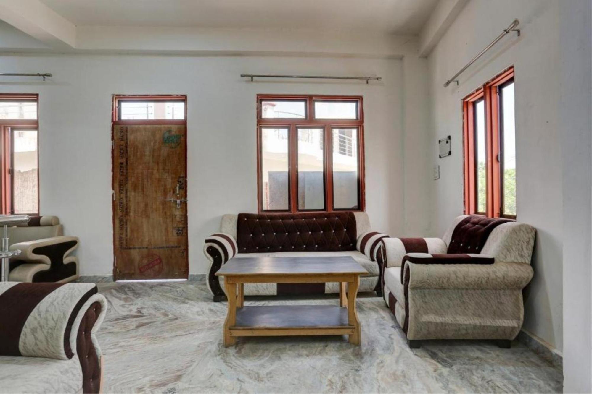 Hotel Goroomgo M J Agra Near Taj Mahal 950m Agra (Uttar Pradesh)